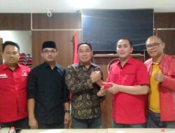 DPC PDIP Kota Bekasi Pengukuhan Anggota Baru Dua Tokoh Masyarakat Sebagai Kader