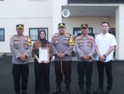 Mahasiswi Cantik Gagalkan Percobaan Curas, Dapat Penghargaan dari Kapolres