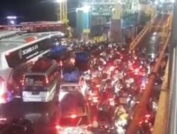 Sejak Semalam, Kendaraan di Pelabuhan Bakauheni Mulai Berangsur Padat