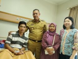 Jenguk Korban, Tri Adhianto Minta APH Tangkap Pelaku Penganiaya Satpam