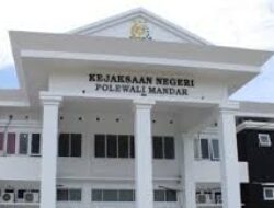 Koruptor Kembalikan Dana Korupsi di Kejari Polman