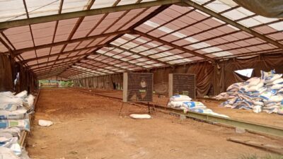 Tak Tahan Bau Menyengat, Warga Waringin Karya Karawang Protes Ke Perusahaan Peternakan Ayam